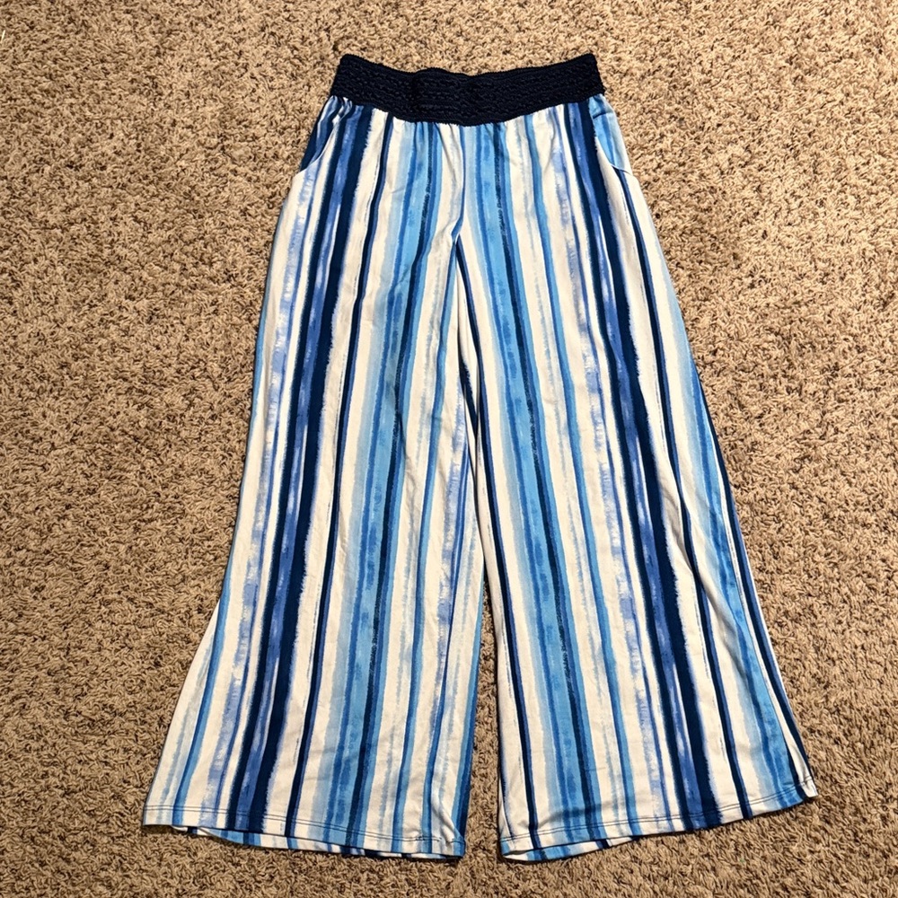 French Laundry size medium blue and white pilazzo pants with pockets